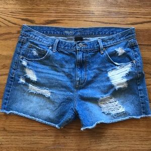 Ripped denim shorts